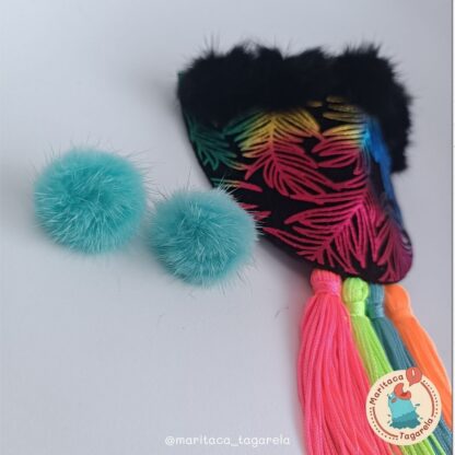 Brinco Pompom Pelinho – Cor Tiffany