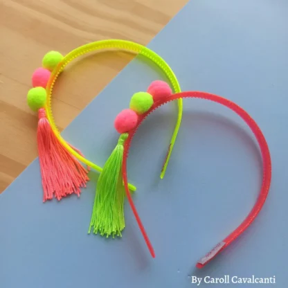 Tiara Pompom Neon