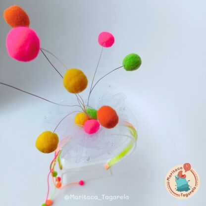 Tiara Pompom Neon - Image 4