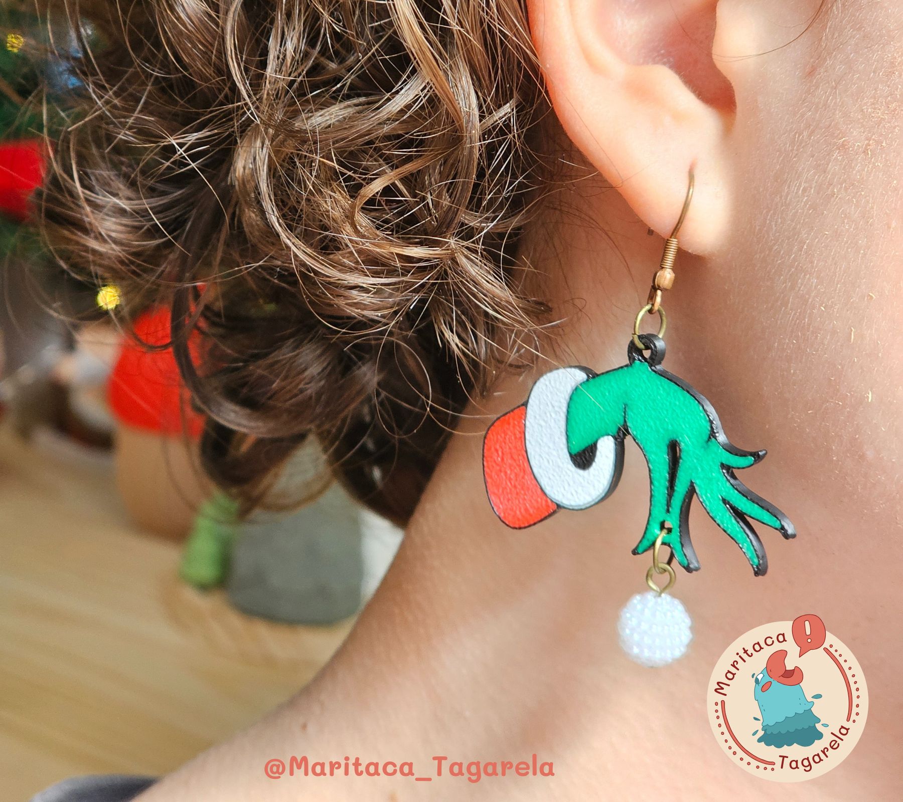 Brinco Pendente Temático (Inspirado no Grinch o Ladrão de Presentes)