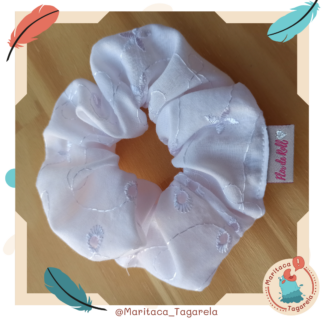Scrunchie Branco Bordado